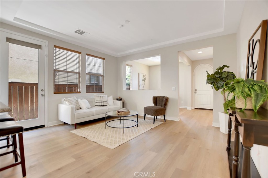 908 N Alameda Avenue