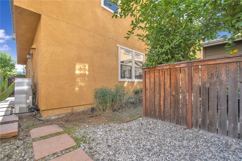 908 N Alameda Avenue