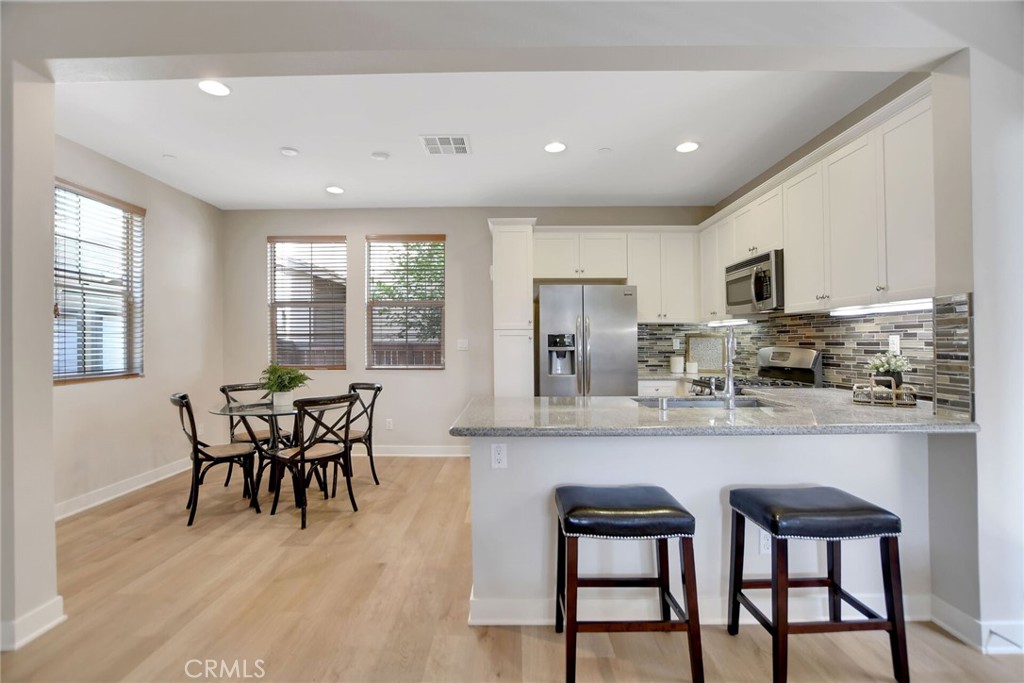 908 N Alameda Avenue
