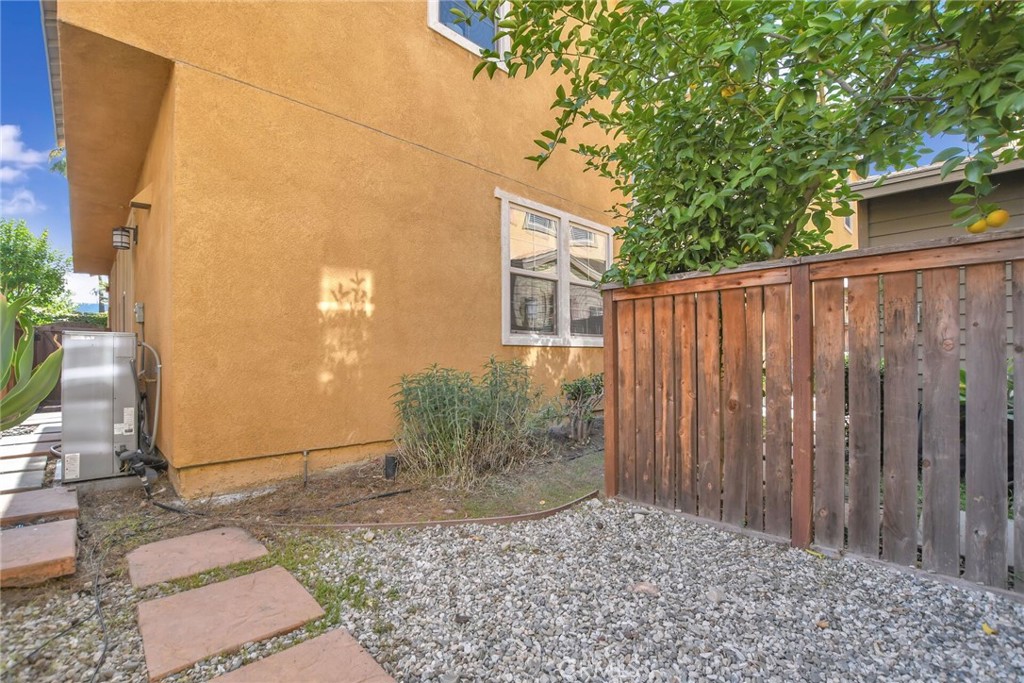908 N Alameda Avenue