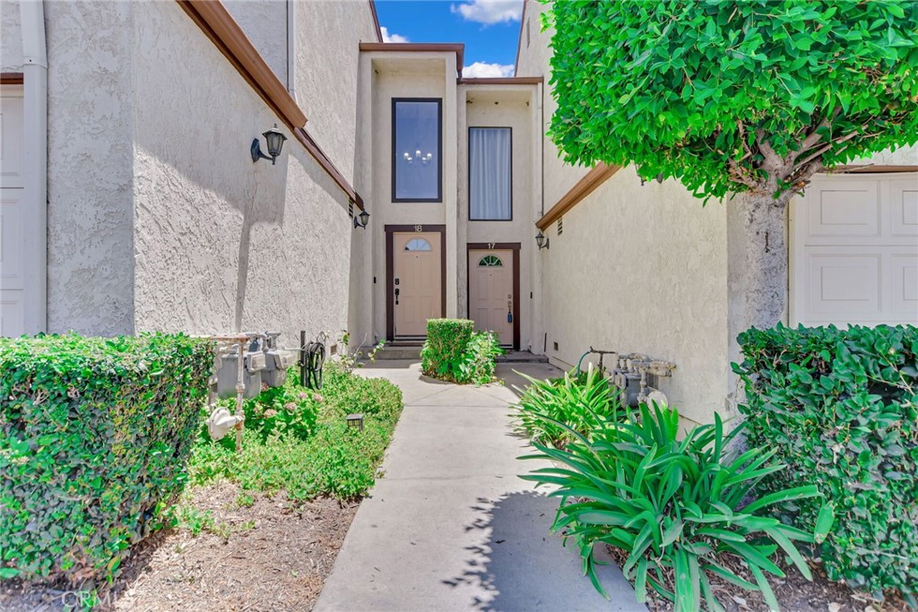 821 S Cerritos Avenue 18
