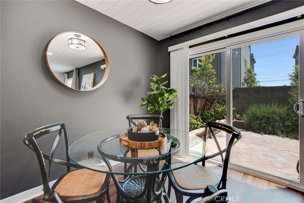 821 S Cerritos Avenue 18