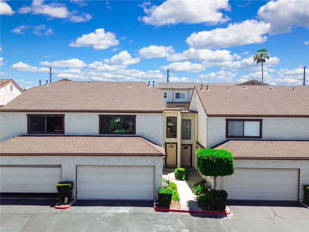 821 S Cerritos Avenue 18