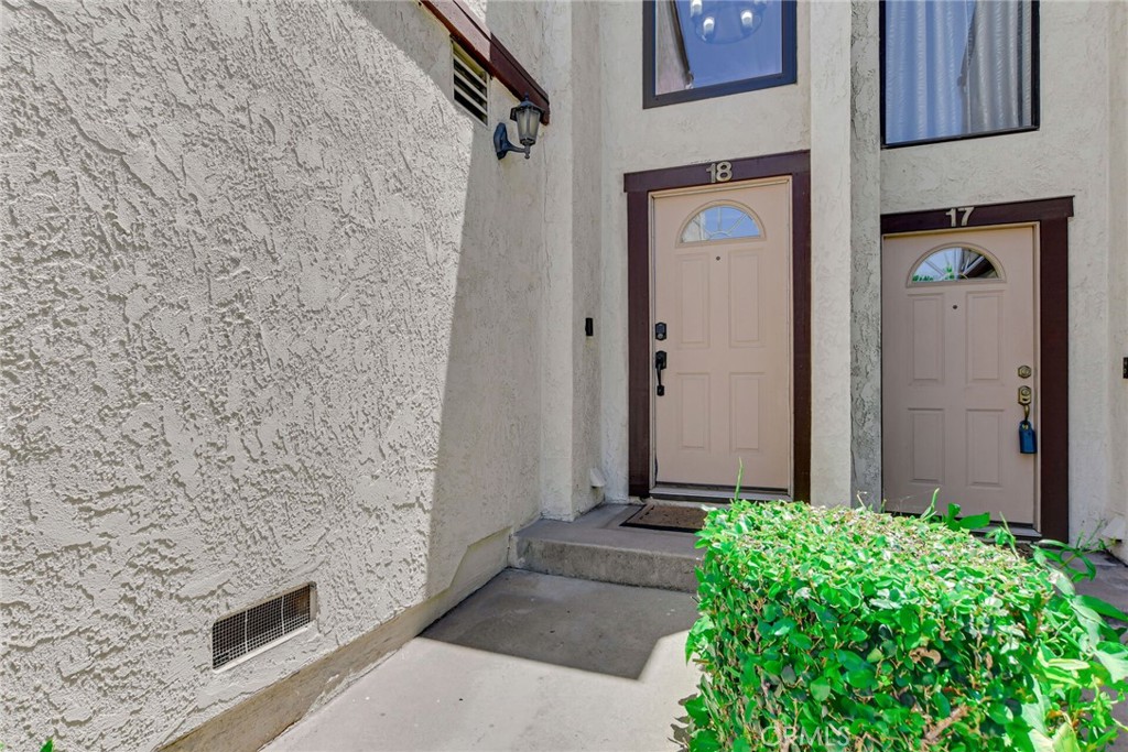 821 S Cerritos Avenue 18