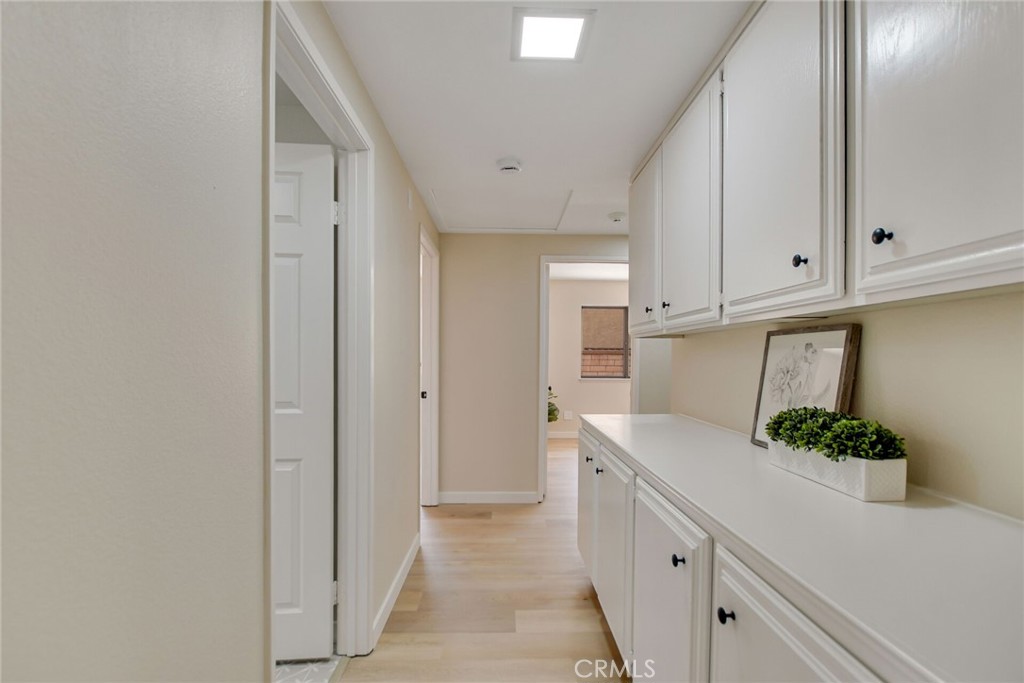 5697 Los Robles