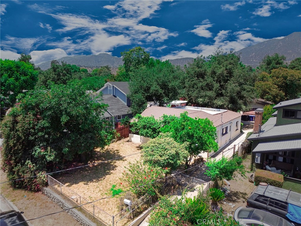 585 Mountain View Street