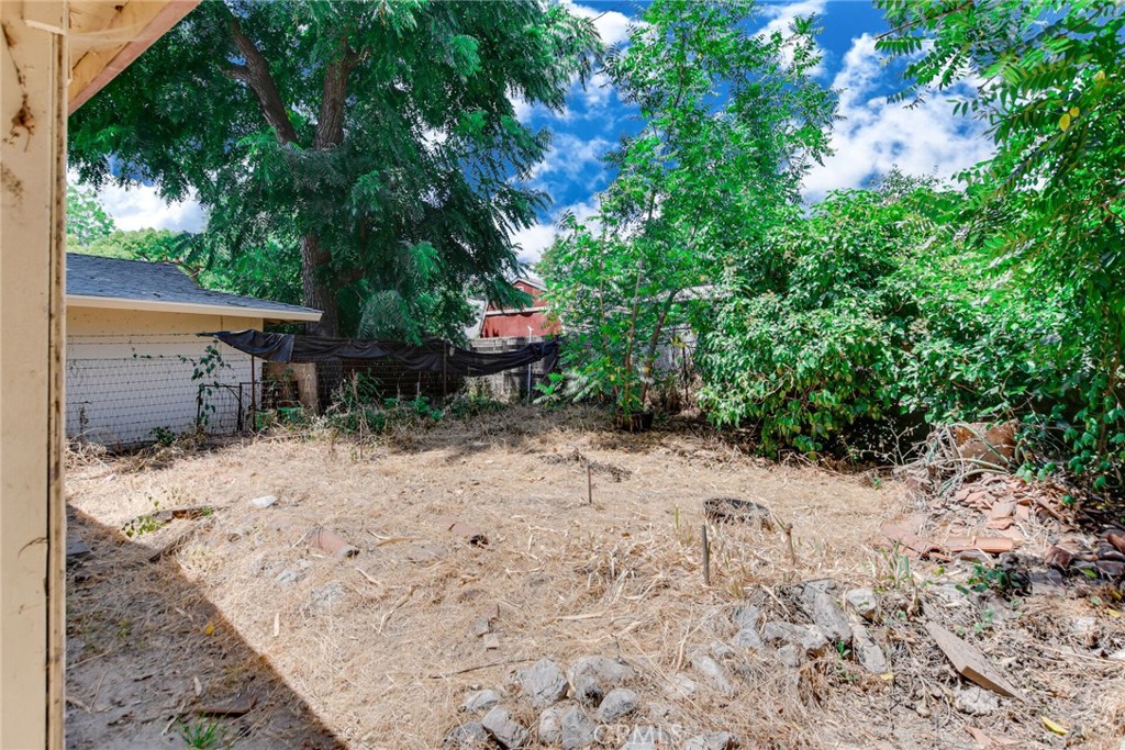 585 Mountain View Street