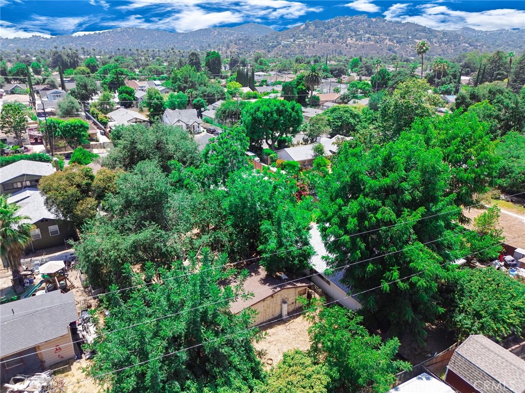 585 Mountain View Street
