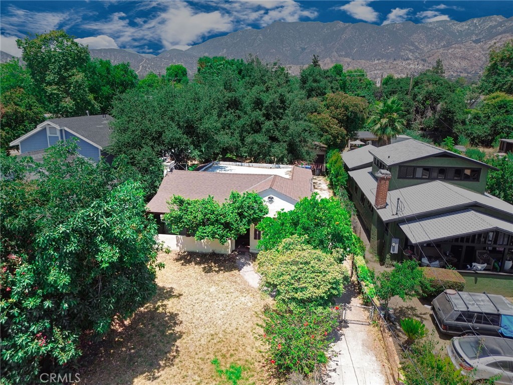 585 Mountain View Street