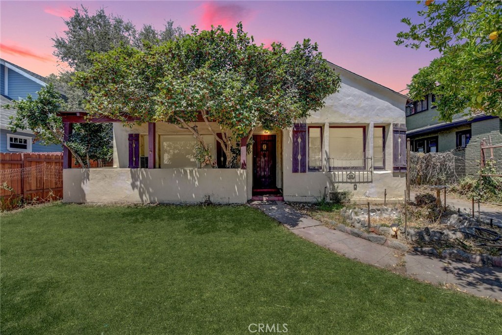 585 Mountain View Street