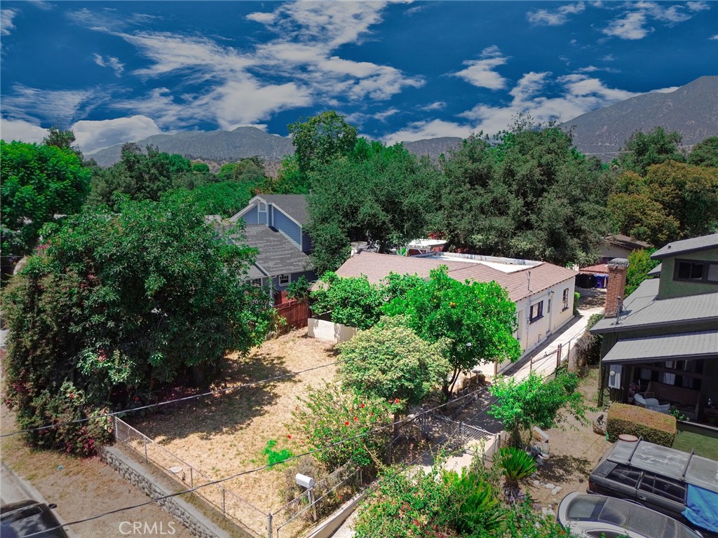 585 Mountain View Street