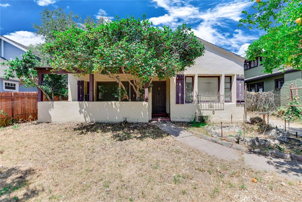 585 Mountain View Street