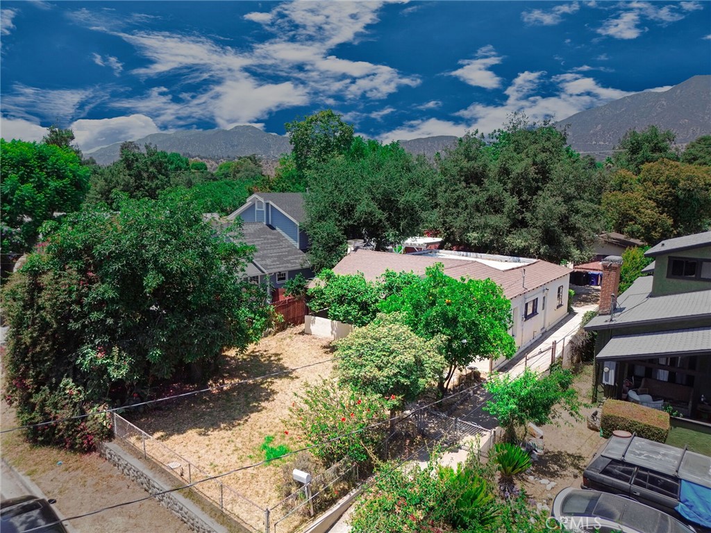 585 Mountain View Street