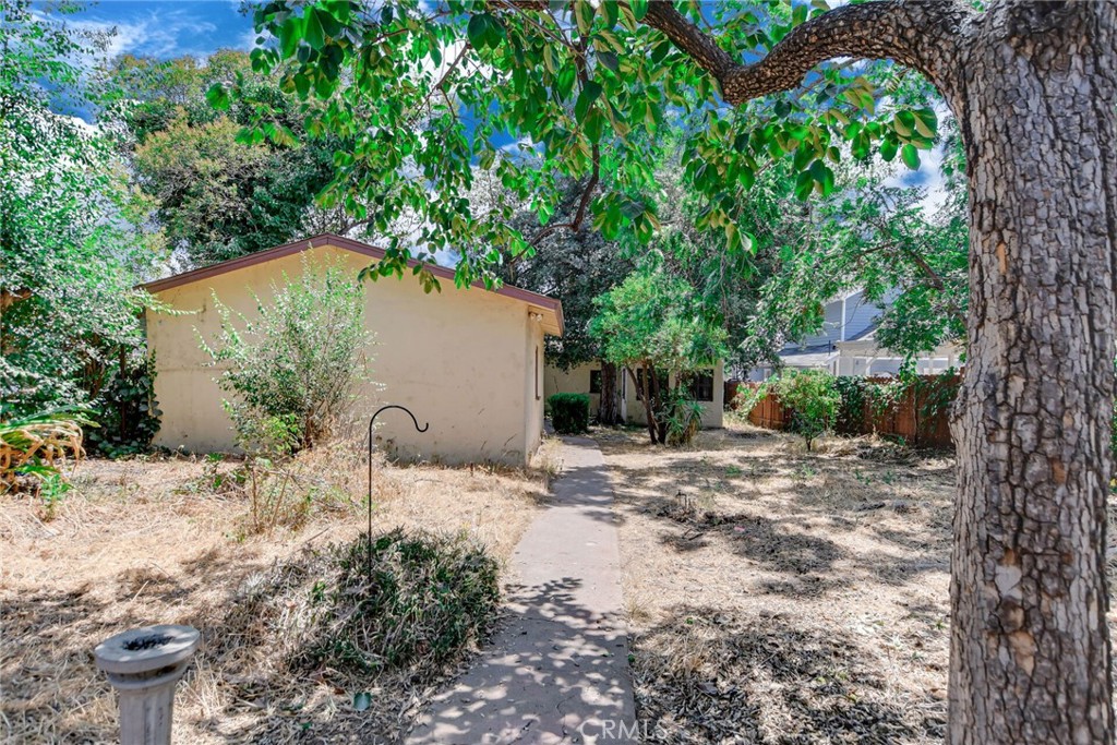 585 Mountain View Street