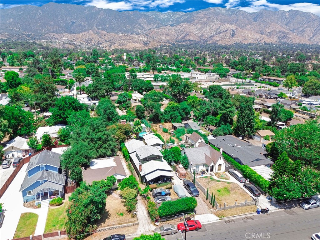 585 Mountain View Street