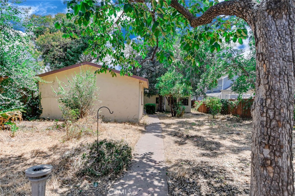 585 Mountain View Street