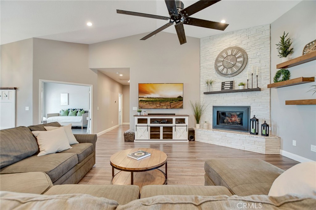 6980 Oak View Court