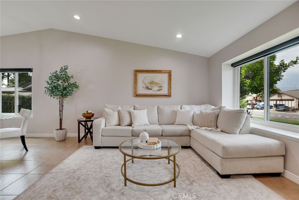 1132 E Plymouth Street