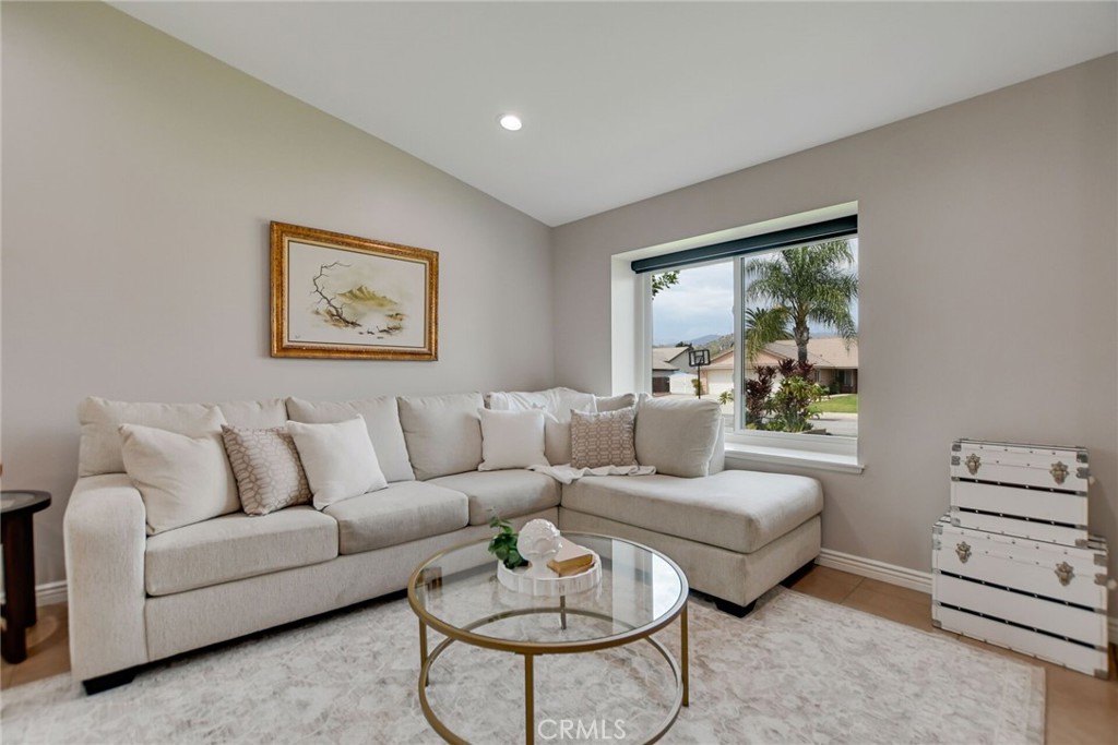 1132 E Plymouth Street