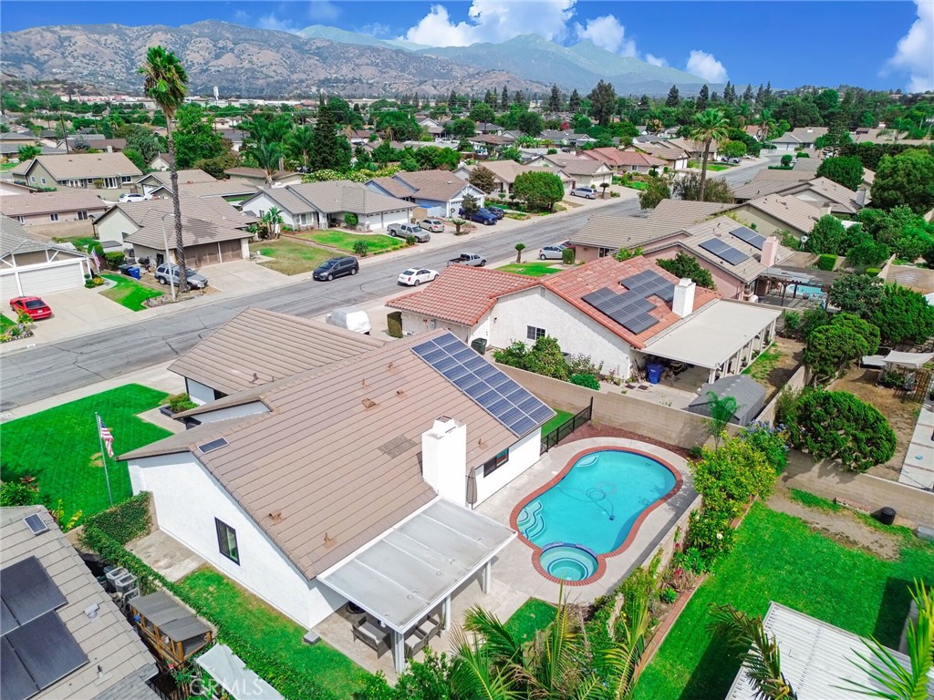 1132 E Plymouth Street