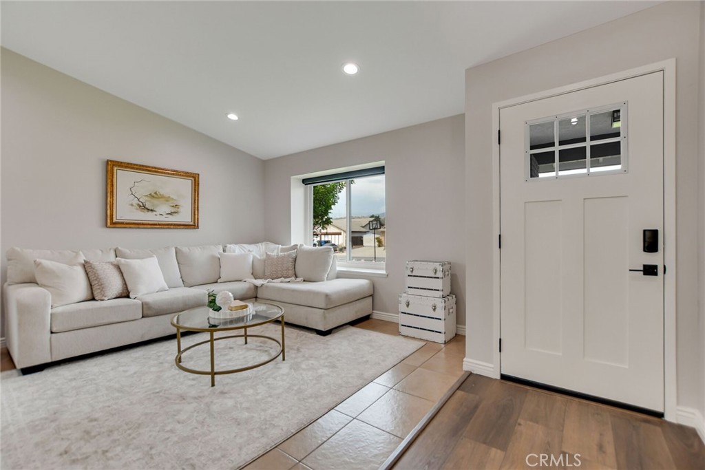 1132 E Plymouth Street