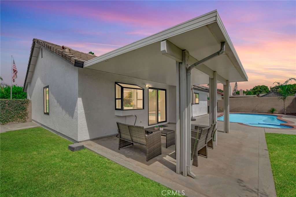 1132 E Plymouth Street