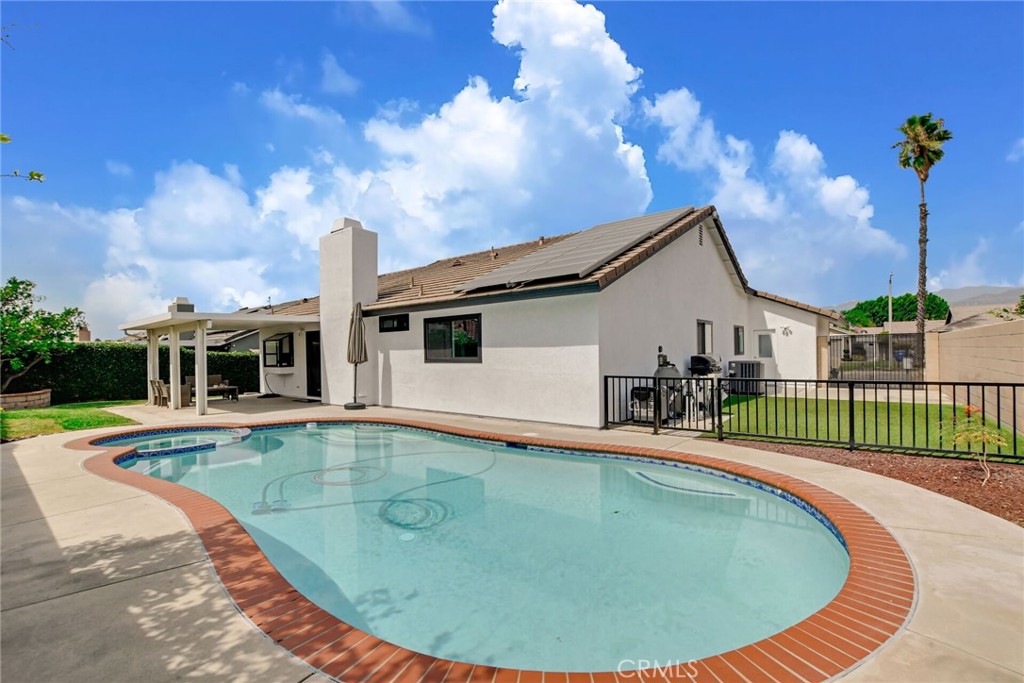 1132 E Plymouth Street