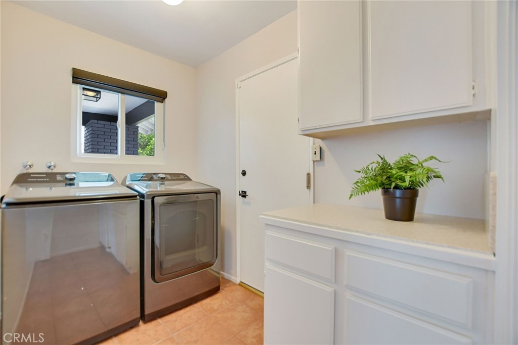 1132 E Plymouth Street