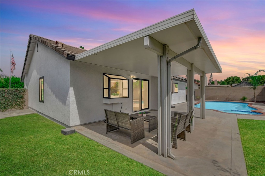 1132 E Plymouth Street