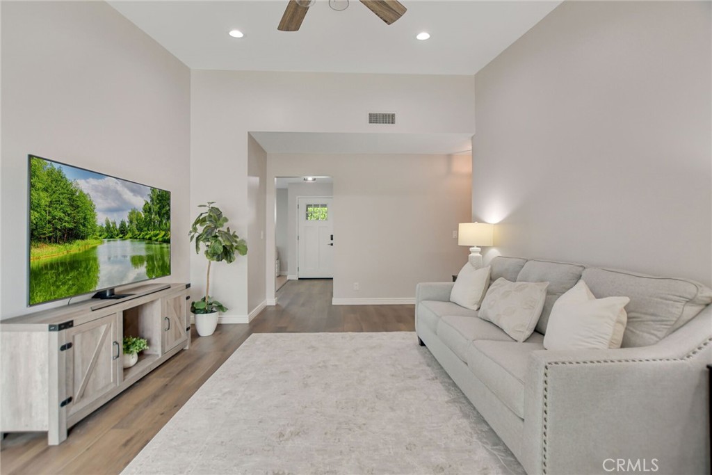 1132 E Plymouth Street