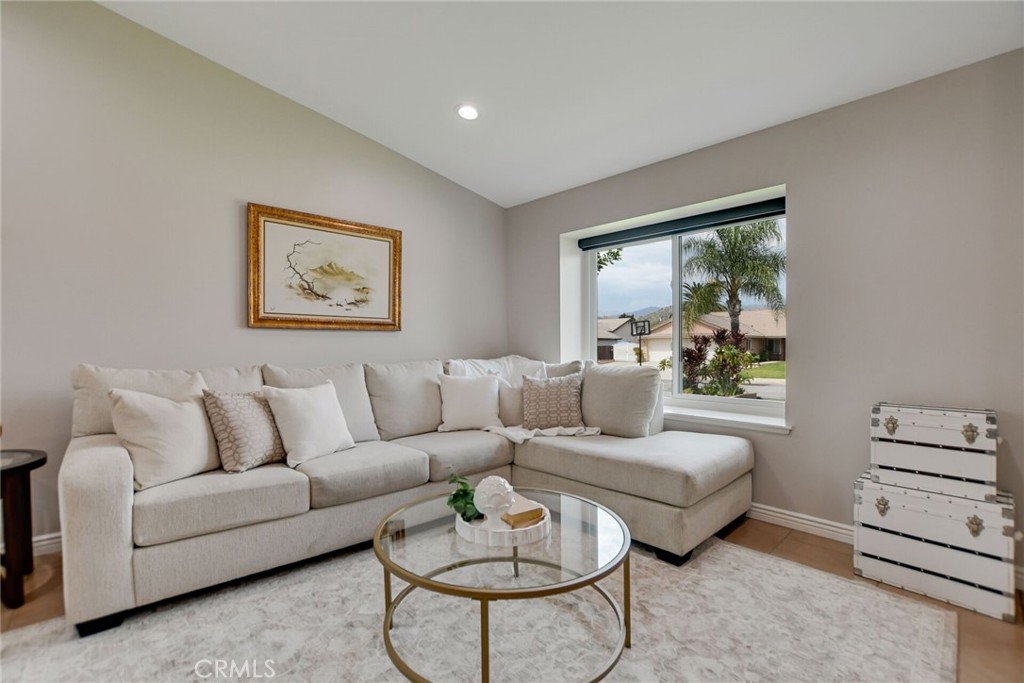 1132 E Plymouth Street