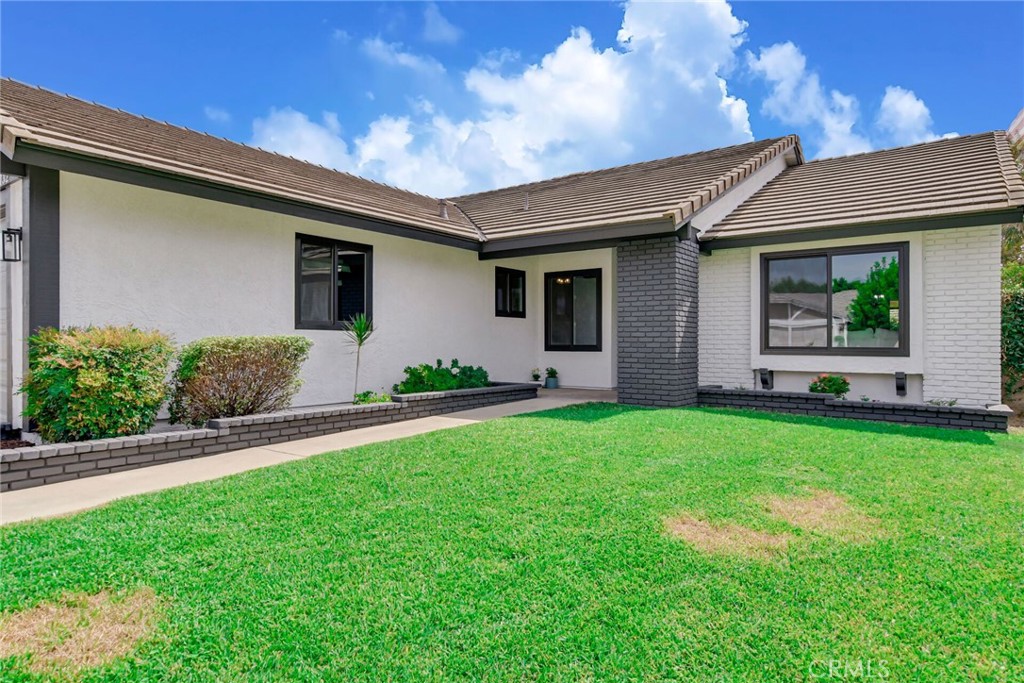 1132 E Plymouth Street