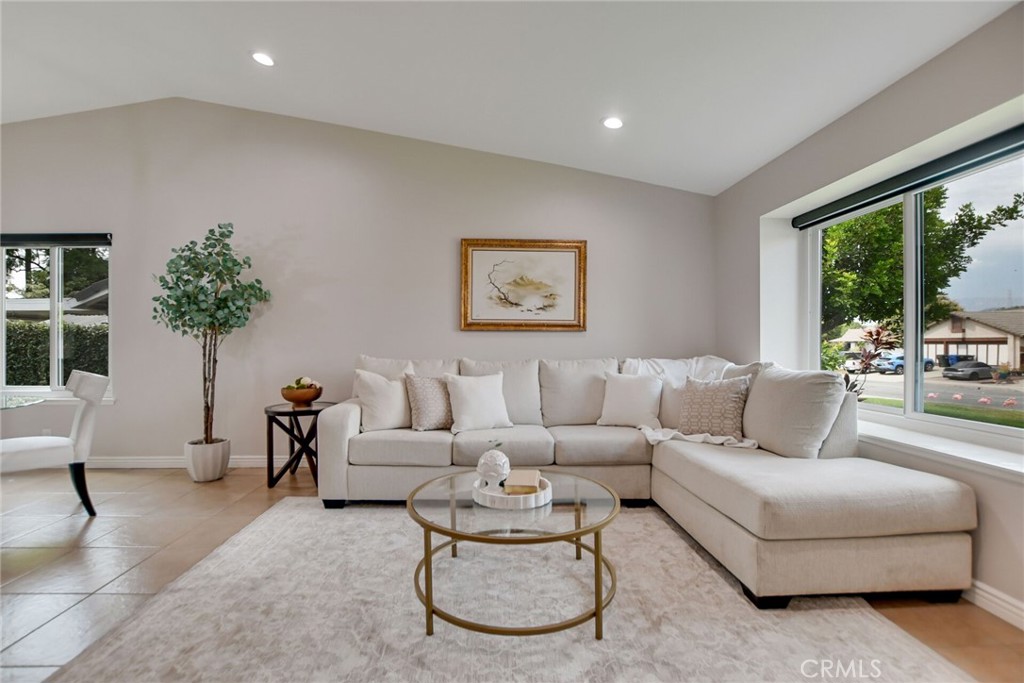 1132 E Plymouth Street