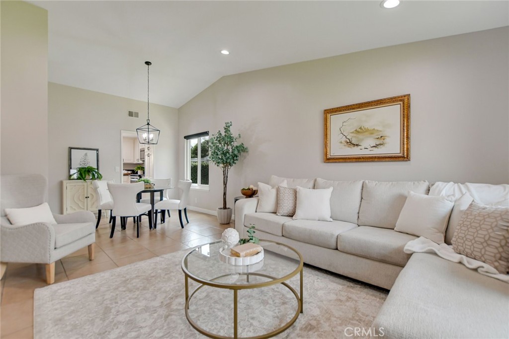 1132 E Plymouth Street