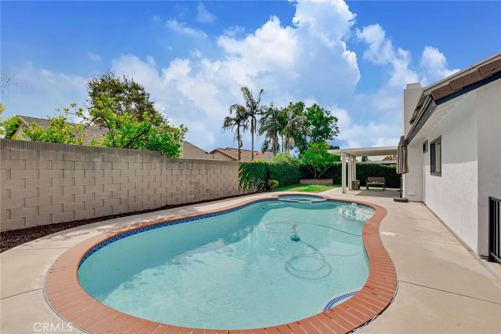 1132 E Plymouth Street