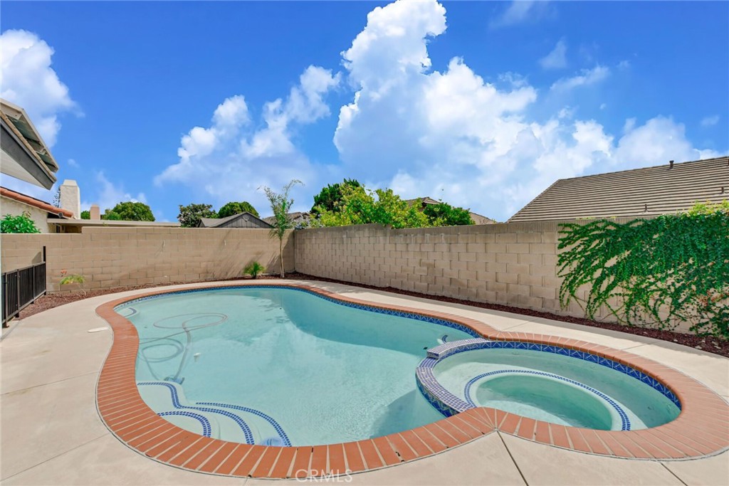 1132 E Plymouth Street