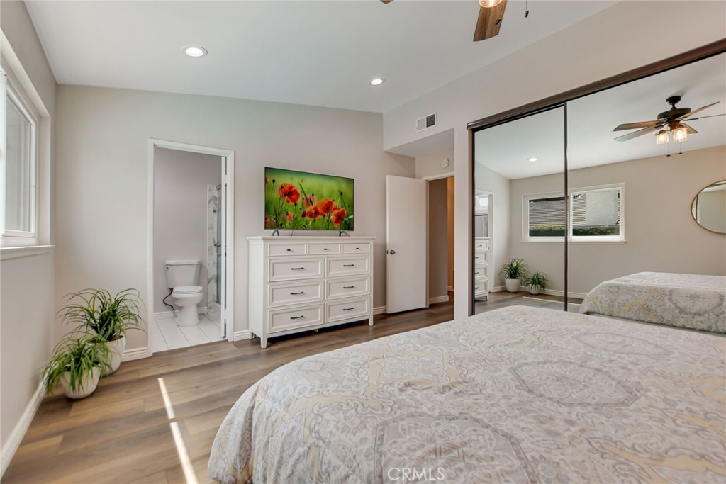 1132 E Plymouth Street