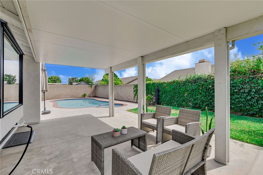 1132 E Plymouth Street