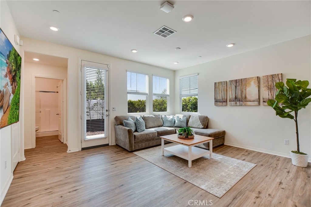 7891 Griffith Peak Street