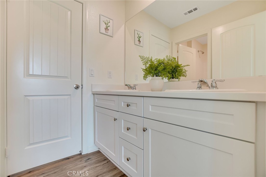 7891 Griffith Peak Street