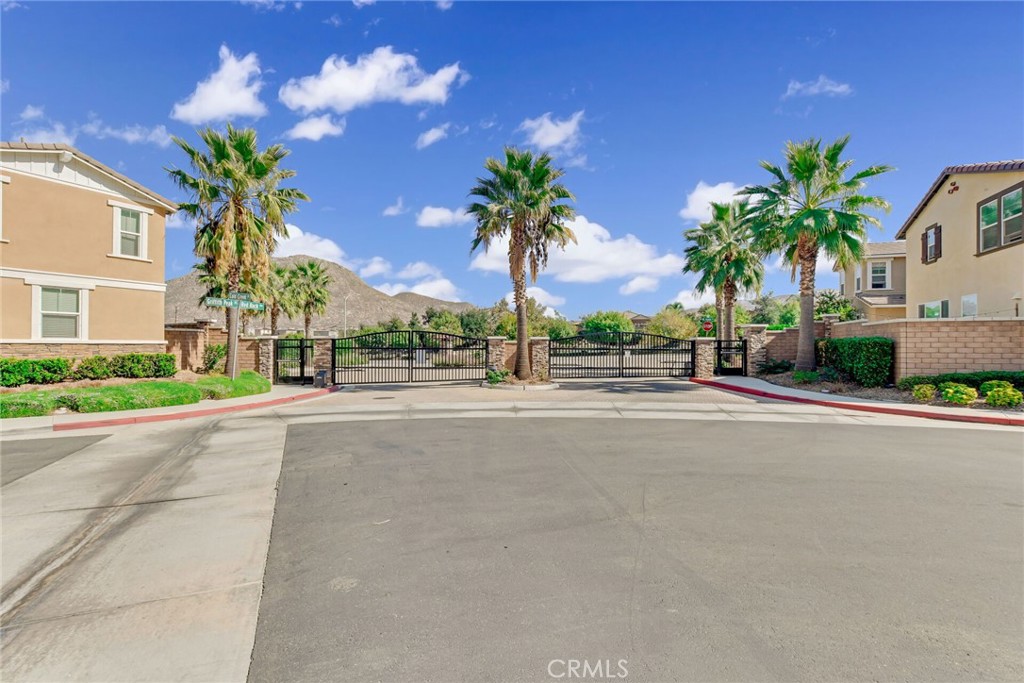 7891 Griffith Peak Street