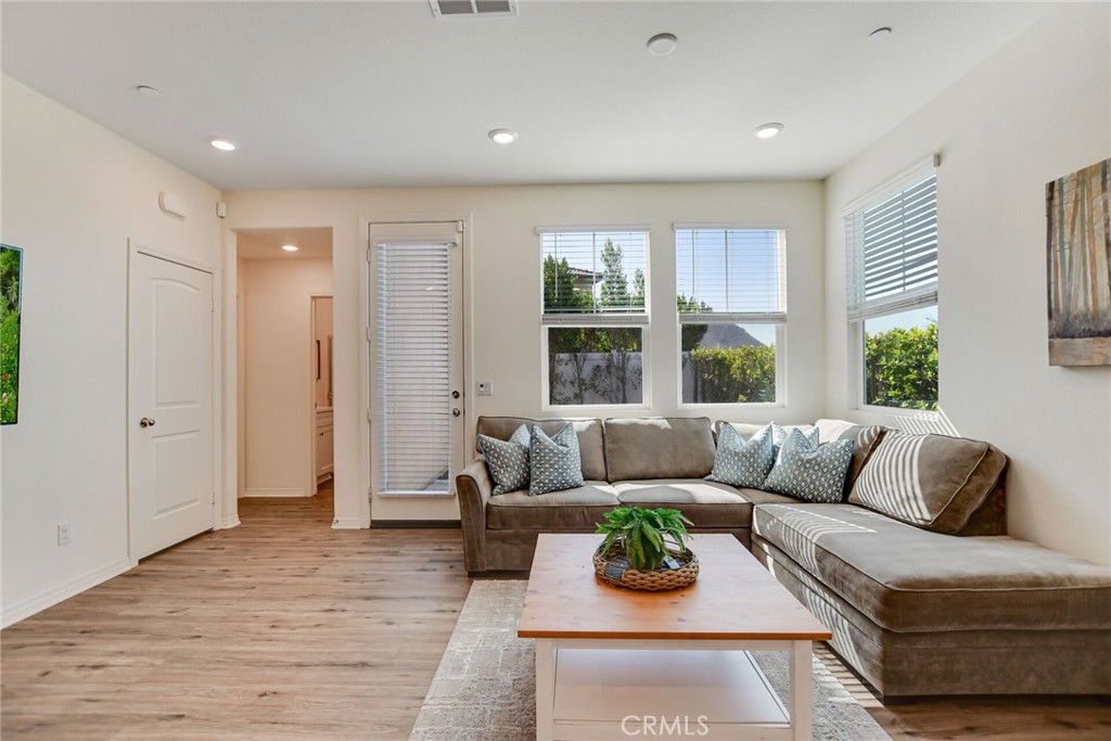 7891 Griffith Peak Street