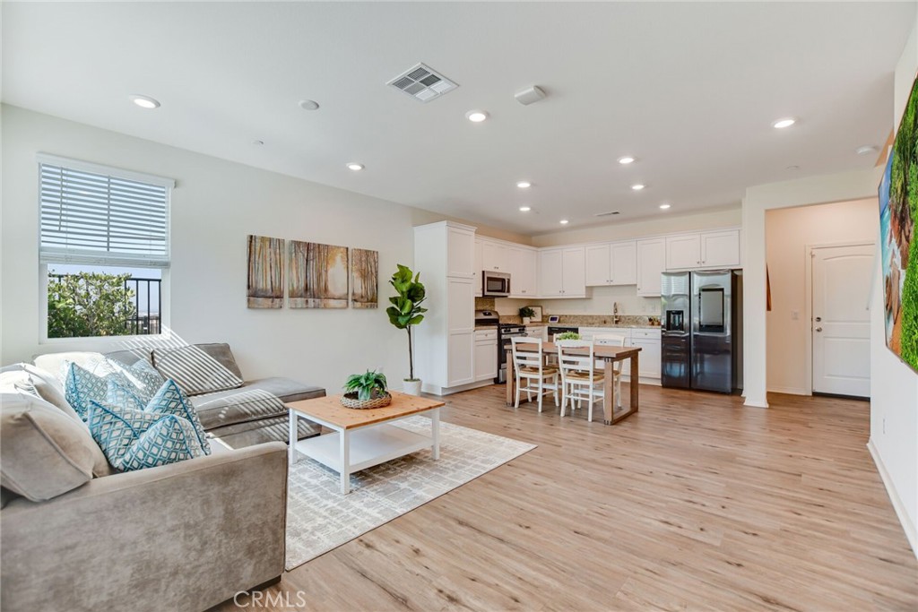 7891 Griffith Peak Street