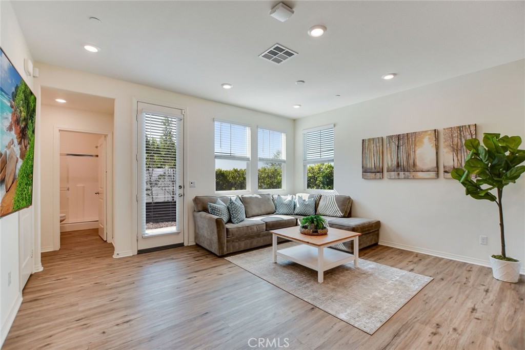 7891 Griffith Peak Street