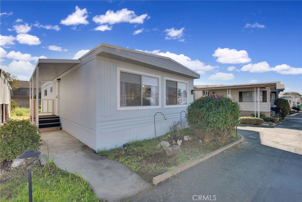 840 Foothill Boulevard 27