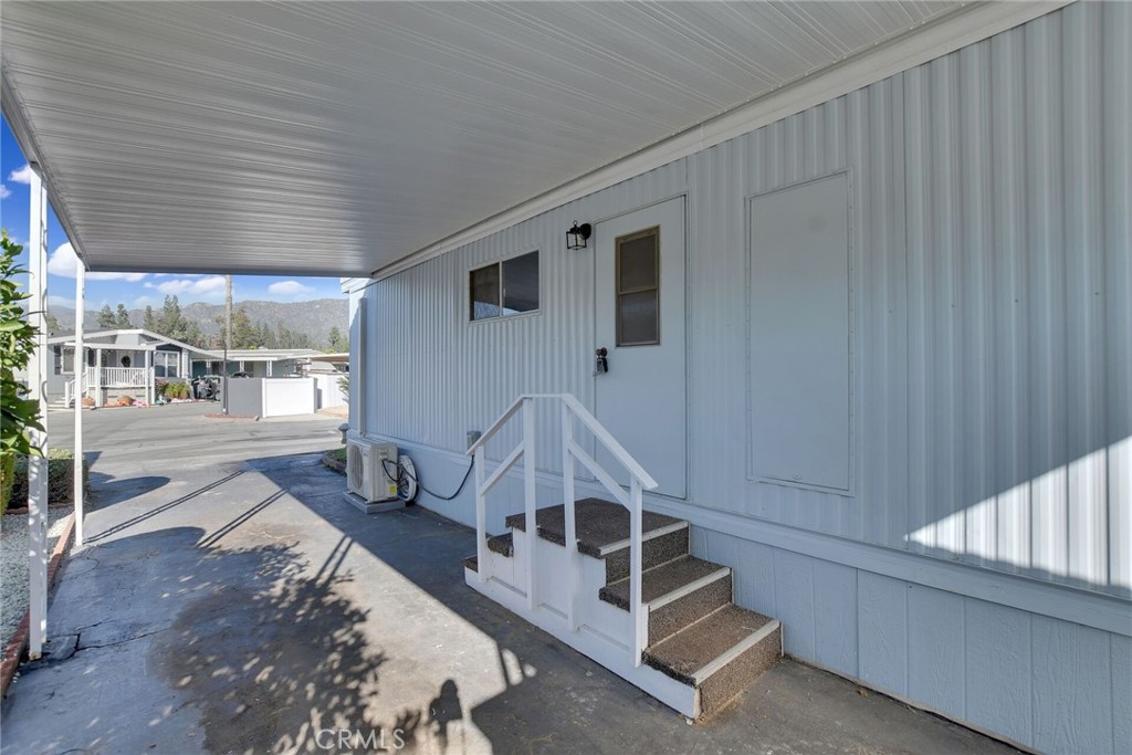 840 Foothill Boulevard 27