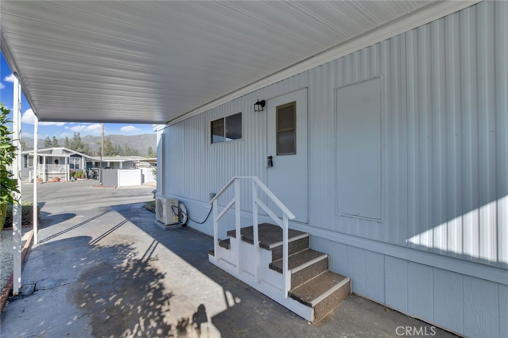 840 Foothill Boulevard 27