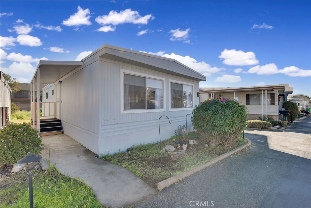 840 Foothill Boulevard 27