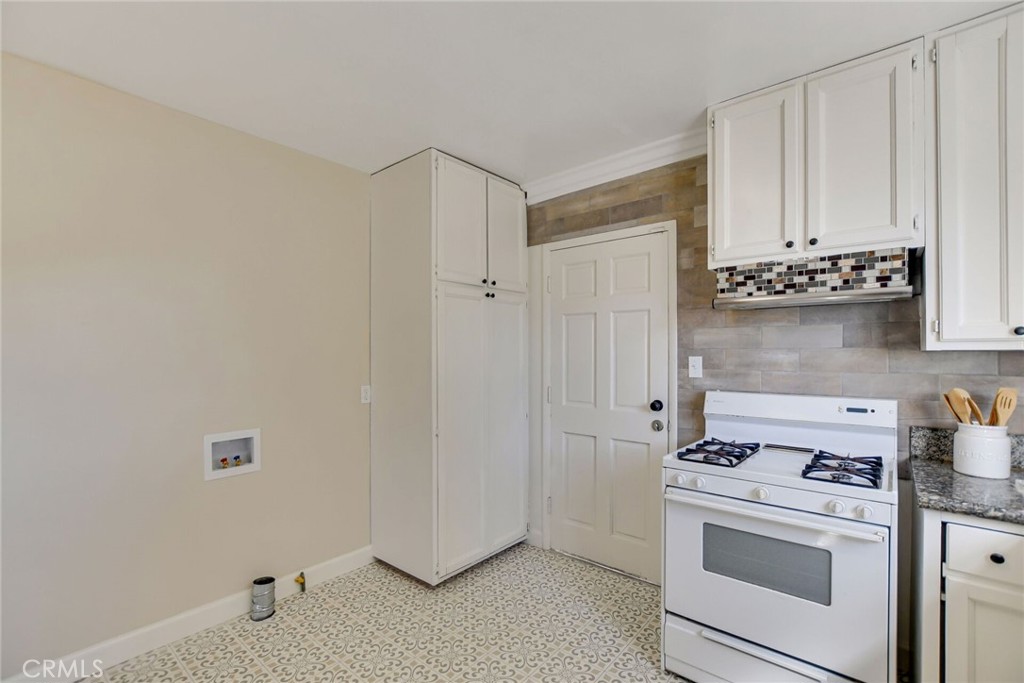 10724 Kelmore Street