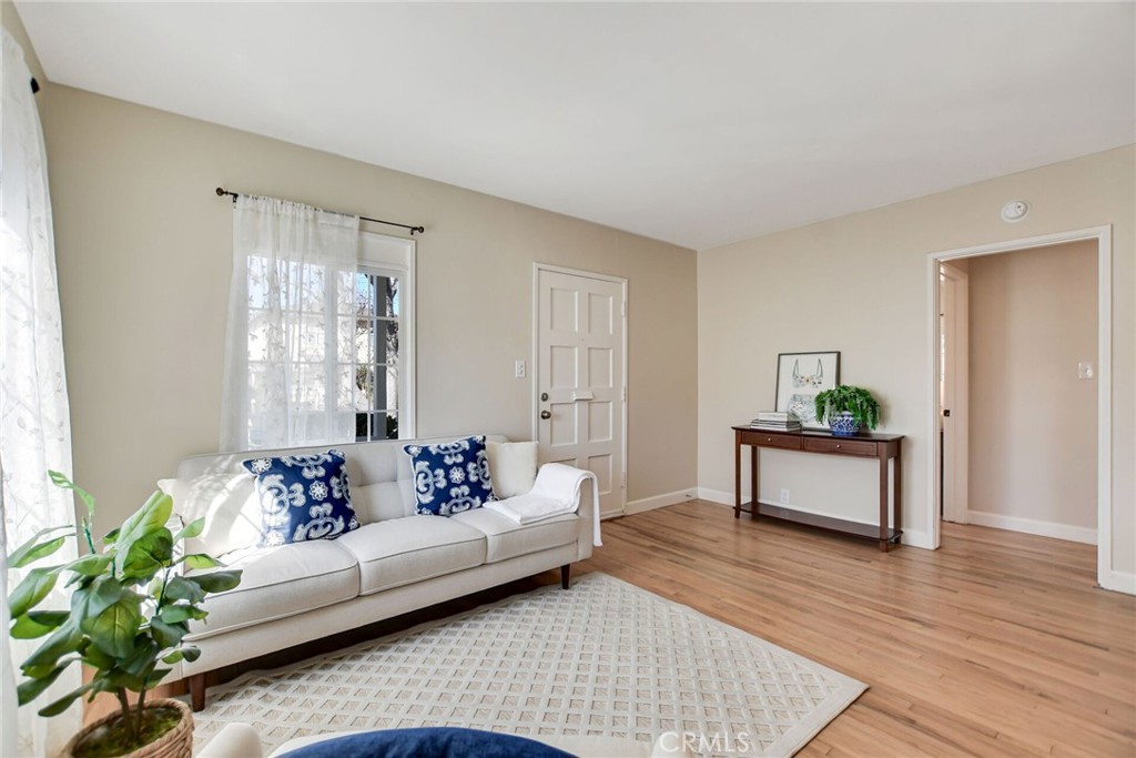 10724 Kelmore Street